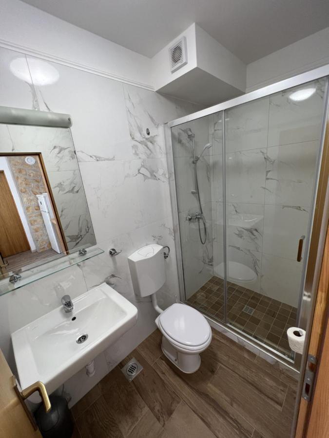 Apartmani Palme Funtana Εξωτερικό φωτογραφία