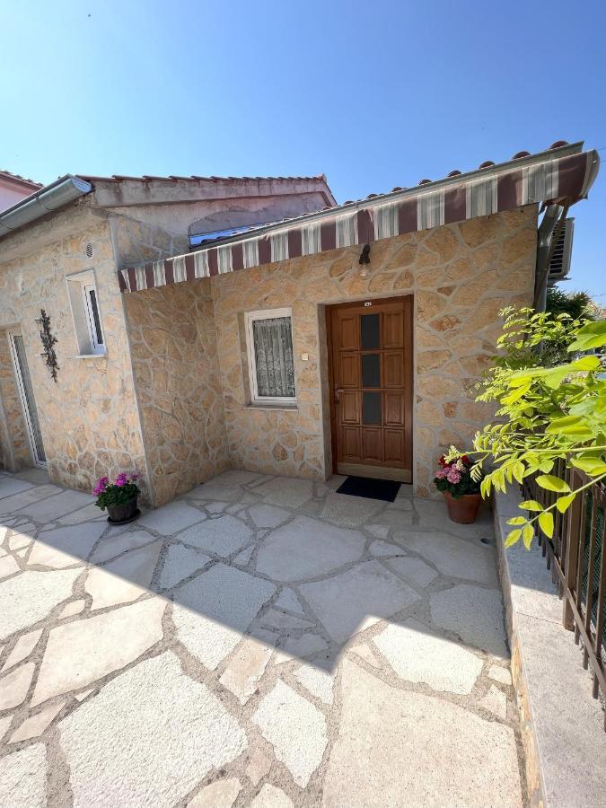 Apartmani Palme Funtana Εξωτερικό φωτογραφία