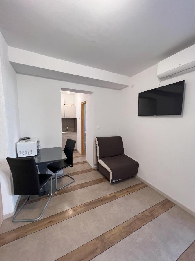 Apartmani Palme Funtana Εξωτερικό φωτογραφία