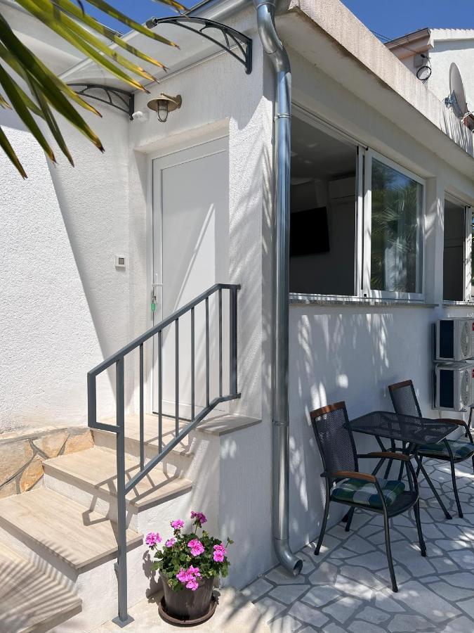 Apartmani Palme Funtana Εξωτερικό φωτογραφία