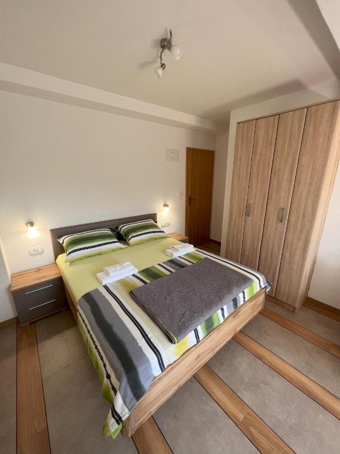 Apartmani Palme Funtana Εξωτερικό φωτογραφία